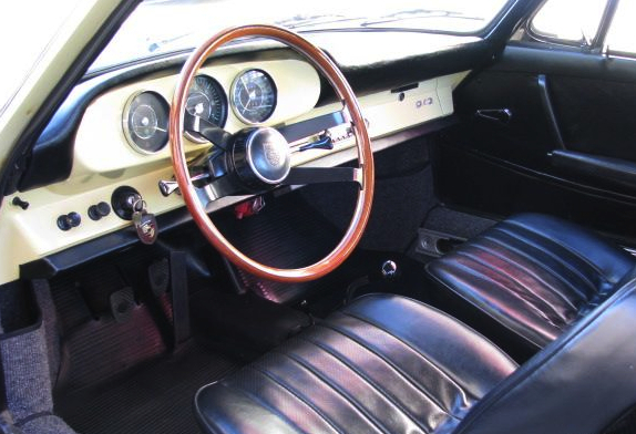 Porsche_912_painted_dash_yellow_2