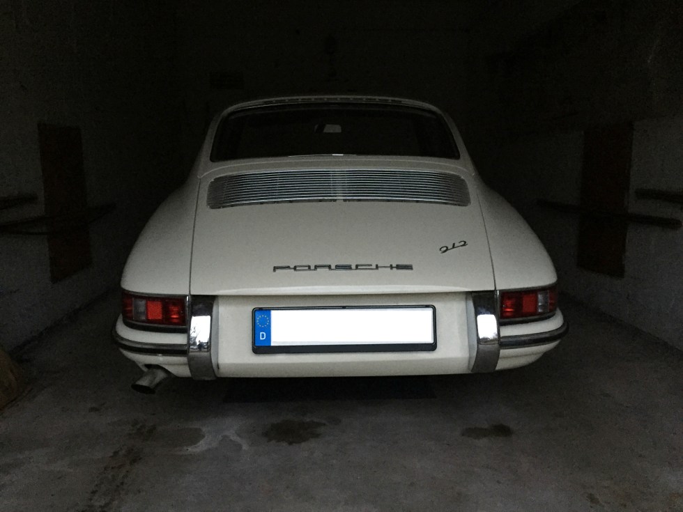 Zwölfer in der Garage